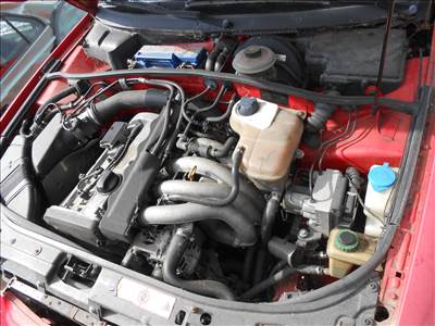 Audi A4 (8D2_B5) 1.8 tárolórekesz 8DO941561
