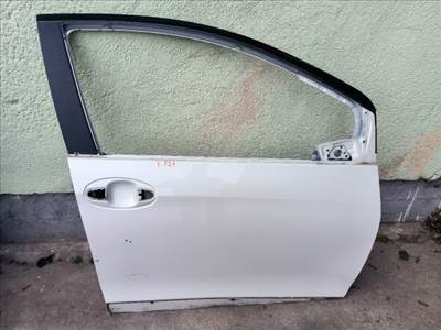 Toyota Yaris (XP210) Jobb első ajtó