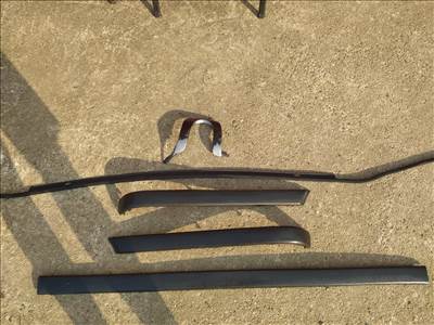 BMW E34 touring hátsó lökhárító díszlécek eladók