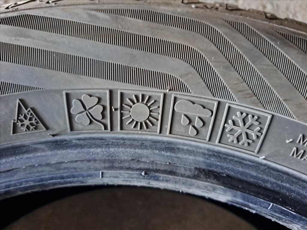1db 175/65 R15 Vredestein Quatrac négyévszakos gumi eladó! (DOT2022) ára! 10000Ft 4. kép