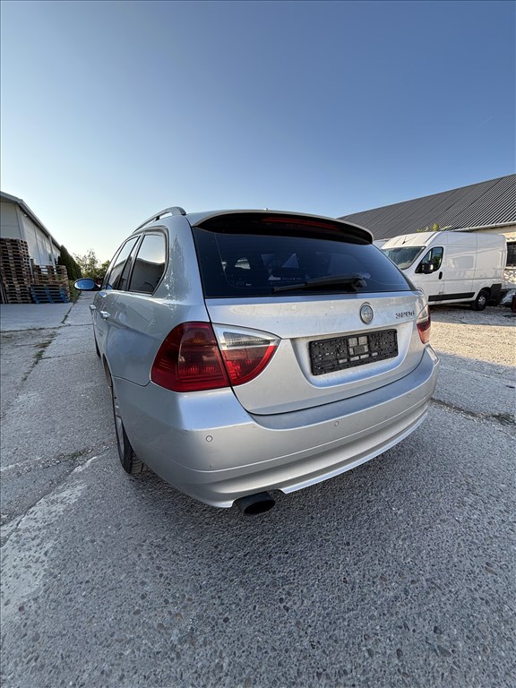 BMW 320 (E90, E91, E92, E93)  alkatrészei 4. kép