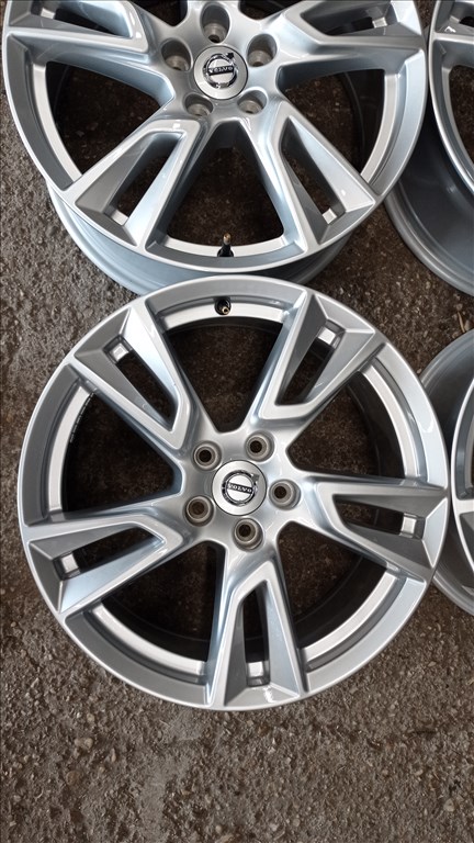  5x108 lyukosztású 7,5JJ 18" használt (gyári felni) alufelni 2. kép