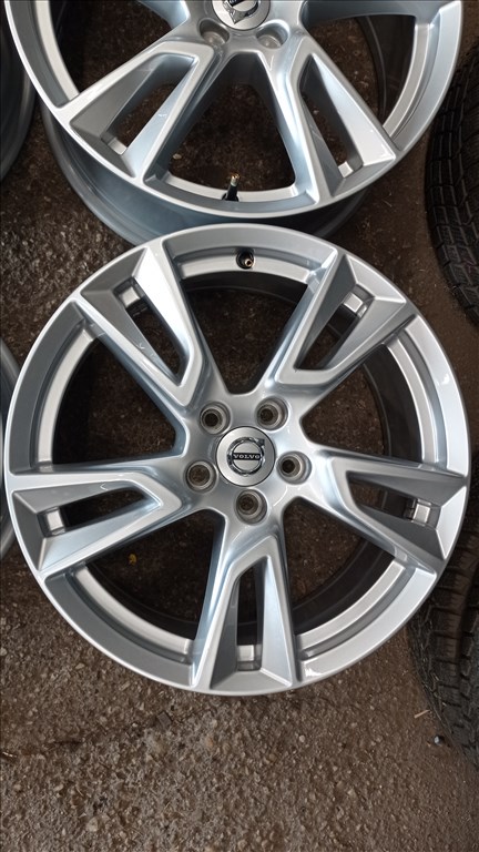  5x108 lyukosztású 7,5JJ 18" használt (gyári felni) alufelni 3. kép