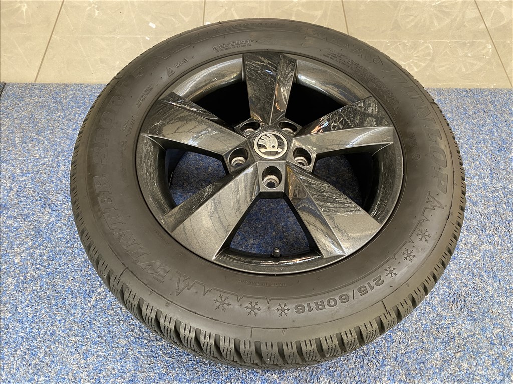 (3253) Skoda 16 gyári alufelni felni, 5x112, 215/60 téli gumi, Superb 2. kép