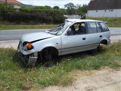 Suzuki SWIFT II FERDEHÁTÚ (EA_MA) 1.3 bal első ajtóhatároló