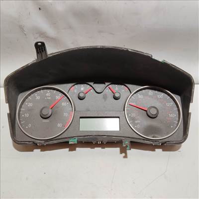 204235 Fiat Stilo 2001-2007 óracsoport ( angol), plexi nélkül, képen látható sérüléssel 46754586