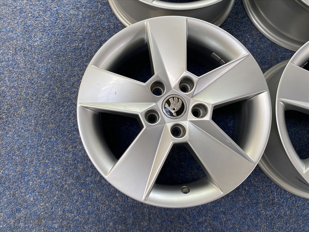 (3636) Skoda 16 gyári alufelni felni, 5x112, Octavia 4. kép