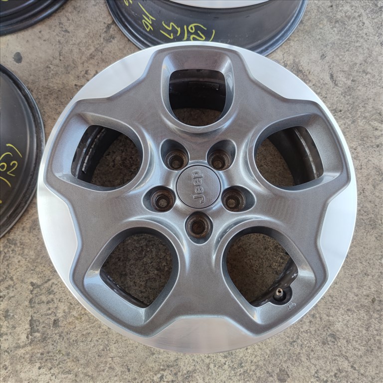 5x110 16 Gyári Jeep polír alufelni Nyomásmérővel 115000ft a 4db/62/ 4. kép