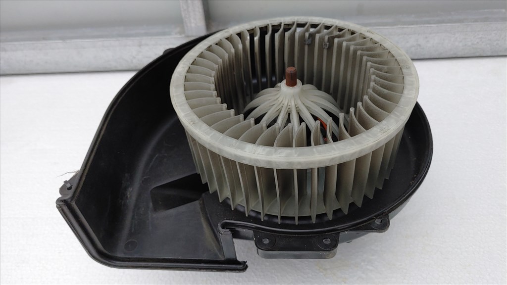 Seat Ibiza III, Skoda Fabia I, Volkswagen Polo IV fűtésventillátor motor  6q1819015h 069412212010 2. kép