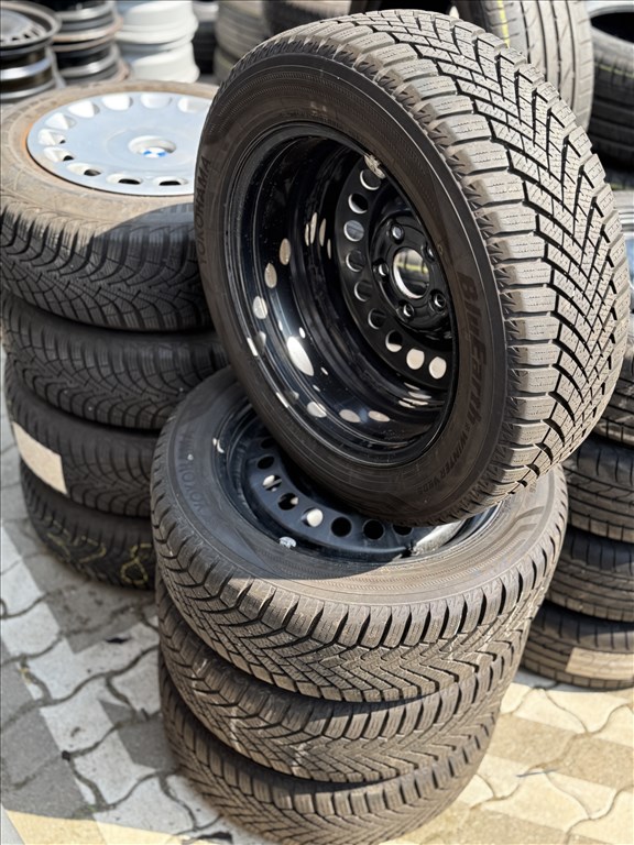 205/55 R16 Yokohama Blue earth Winter V906+ 91H l DOT1524 l 4db l 2db 6,5mm l 2db 5,5mm 2. kép