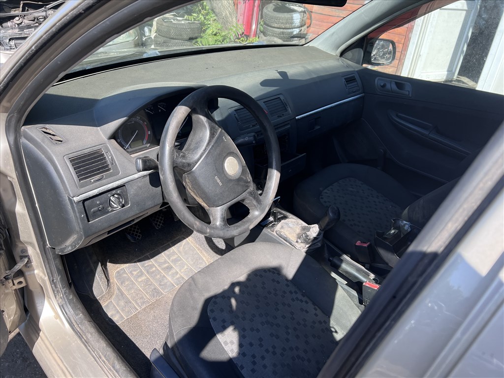 Skoda Fabia I 1.2i bontott alkatrészei 3. kép