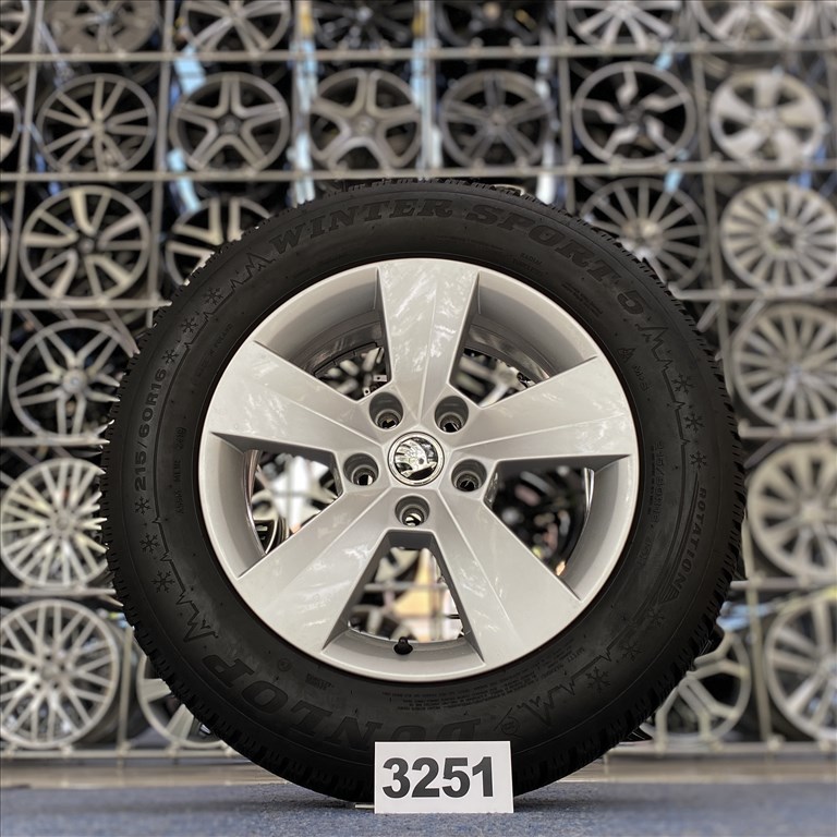 (3251)  Skoda 16 gyári alufelni felni, 5x112, 215/60 gumi, Superb 1. kép