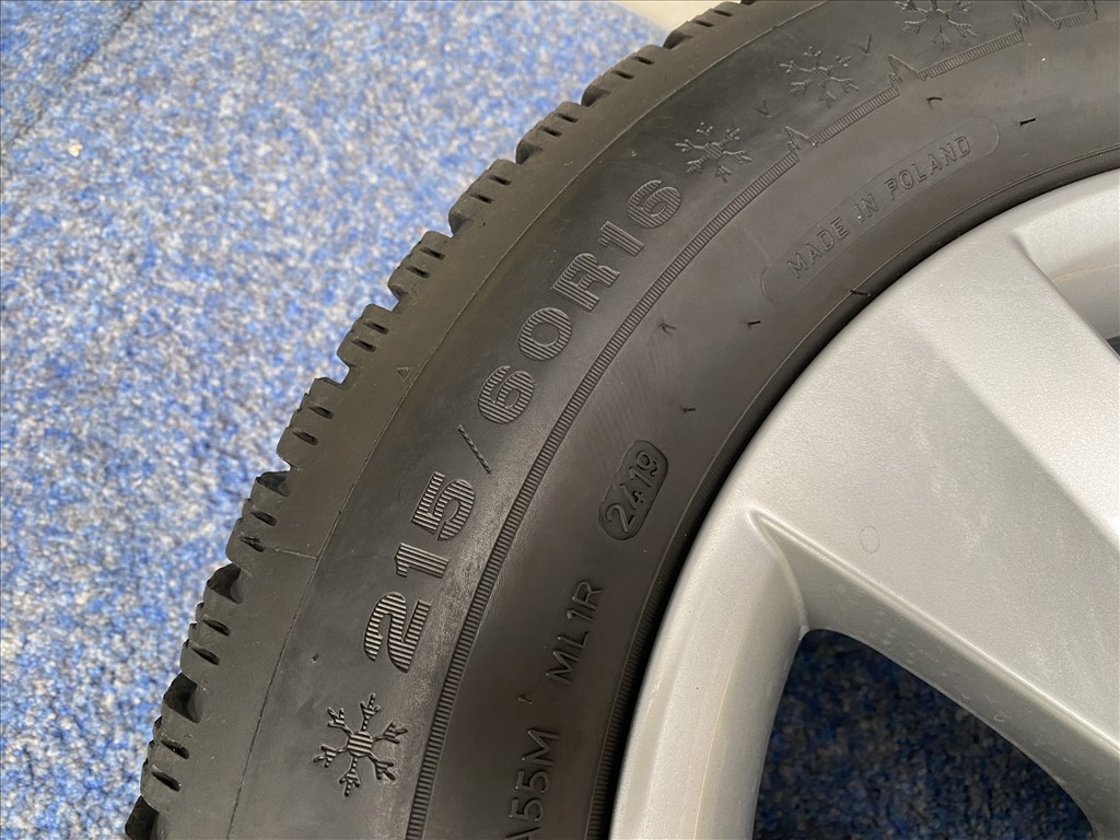 (3251)  Skoda 16 gyári alufelni felni, 5x112, 215/60 gumi, Superb 3. kép