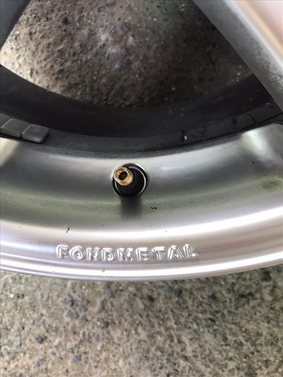  5x100 lyukosztású 7JJ 16" újszerű Fondmetal alufelni VW , GOLF IV, Bora, Audi A3(2003-ig) 3. kép