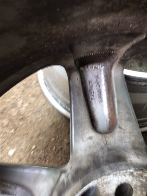  5x100 lyukosztású 7JJ 16" újszerű Fondmetal alufelni VW , GOLF IV, Bora, Audi A3(2003-ig) 4. kép