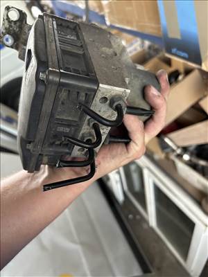 Audi A6 (C7 - 4G) ABS ABS kocka 