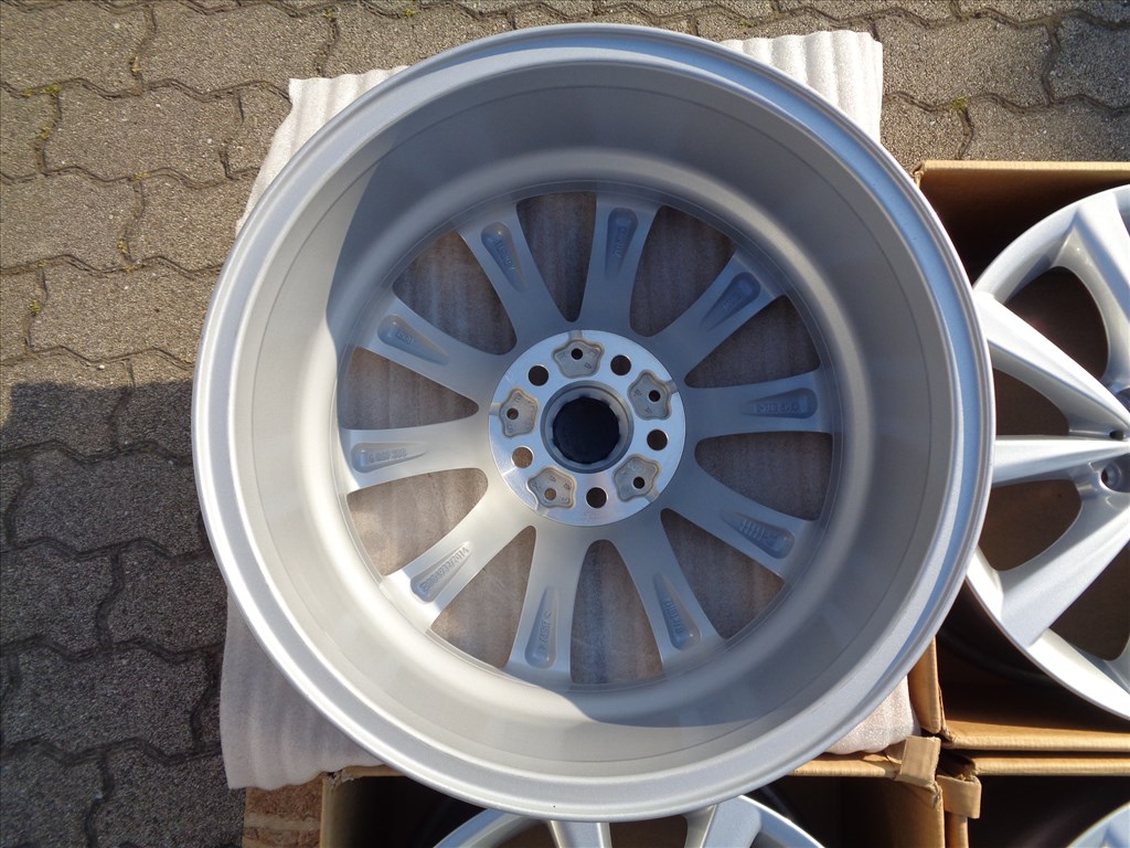 Új BMW gyári alufelni 18-as G-s szériás, 5×112-es osztóval eladó.  5. kép