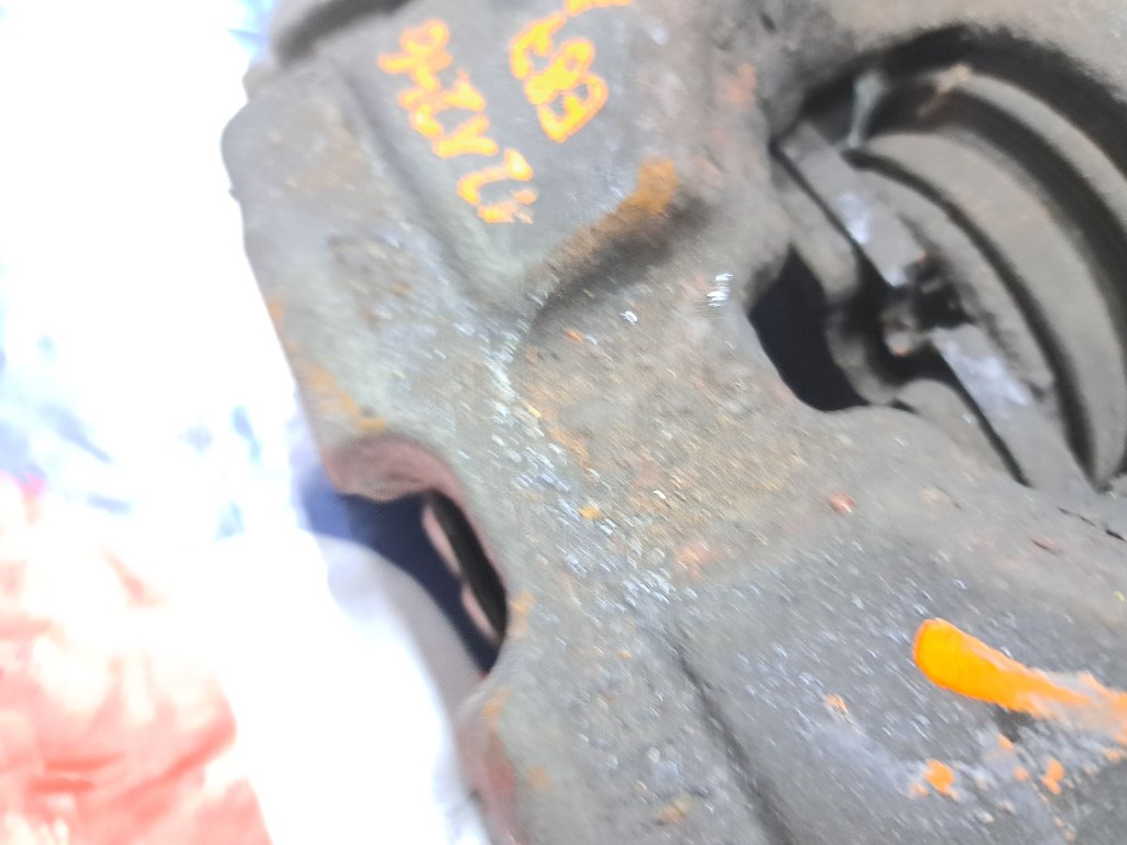 BMW E81 E82 E87 E88 E90 E91 E92 E93 54/24 jobb elsõ féknyereg fék nyereg konzol  2. kép