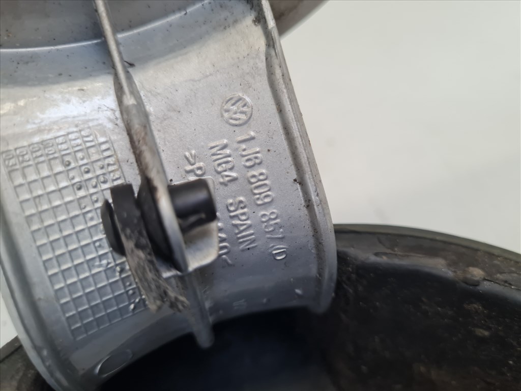 Volkswagen Golf IV tankajtó LB7Z (20726) 1j6809857d 1j0010250k 7. kép