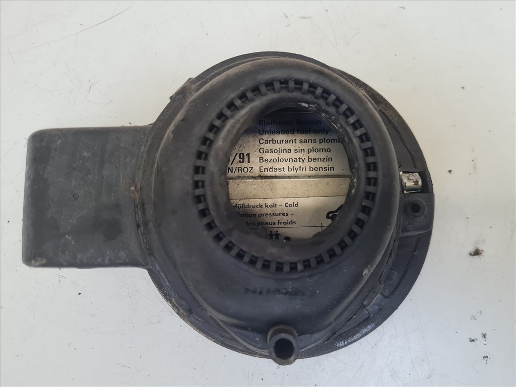 Volkswagen Golf IV tankajtó LB7Z (20726) 1j6809857d 1j0010250k 11. kép