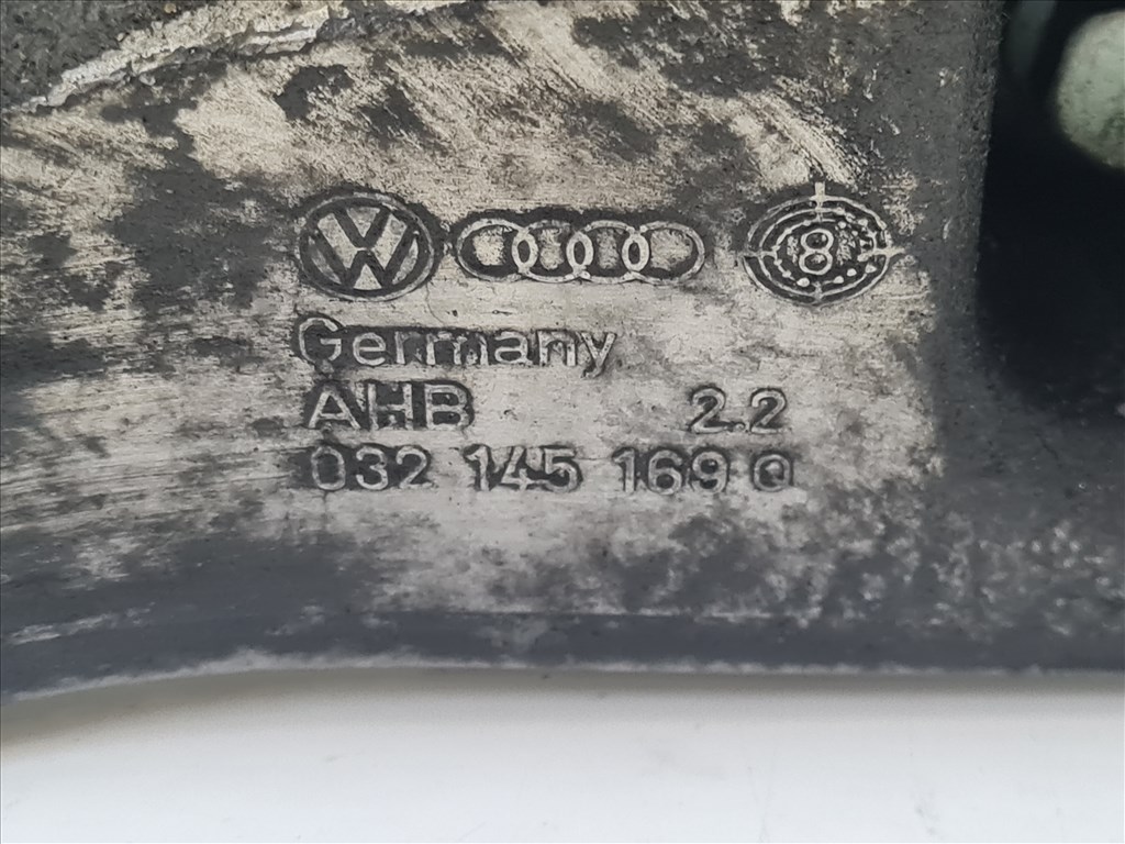 Volkswagen Golf IV 1.4 16V generátor tartó bak (20730) 032145169q 7. kép