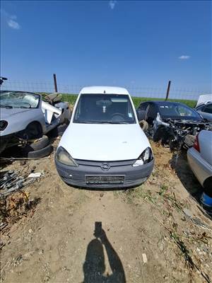 Opel Combo C bontott alkatrészei