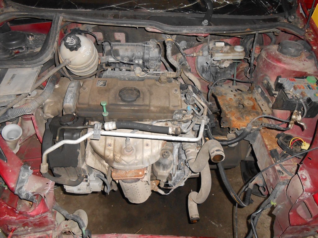 Peugeot 206 Ferdehátú (2A/C) 1.1 i 2. hátsó embléma 2. kép