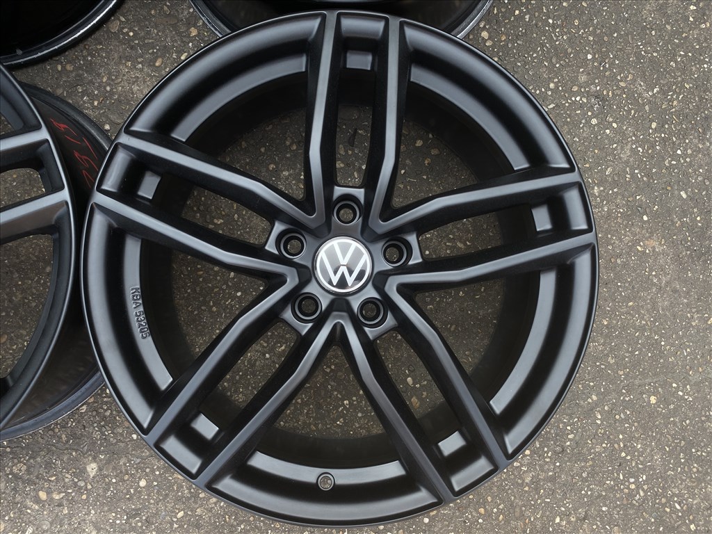 4db Dezent 18" VW alufelni. (3919) 2. kép