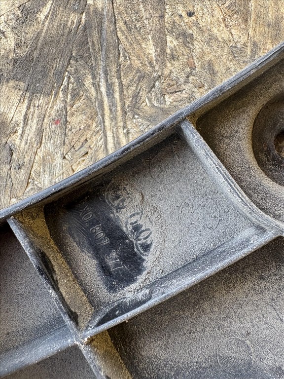 Audi A1 (8X) Hátsó lökhárító tartó 2. kép