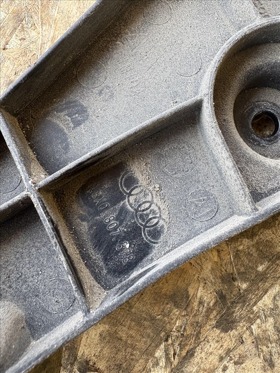 Audi A1 (8X) Hátsó lökhárító tartó 3. kép