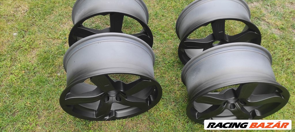  Ford S-Max, Volvo S V XC, Jaguar, Range Rover Evoque, Renault Talisman, Peugeot, Citroën, DS7 3. kép