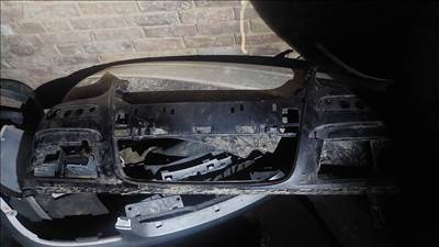 Volkswagen Jetta V Vw Jetta 5 bontott első lökhárító, klímahűtő.. 1k0807221d