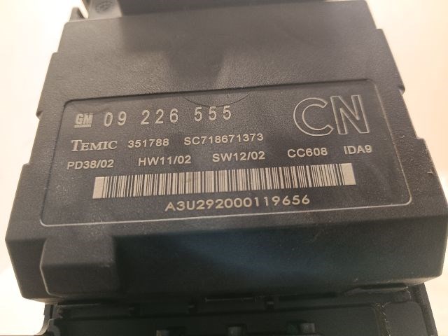 OPEL VECTRA C Biztosítéktábla Utastér 3. kép