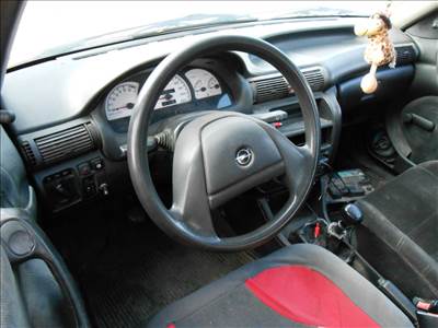 Opel ASTRA F (56_57) 1.4 i kiegyenlítő tartály 90351852