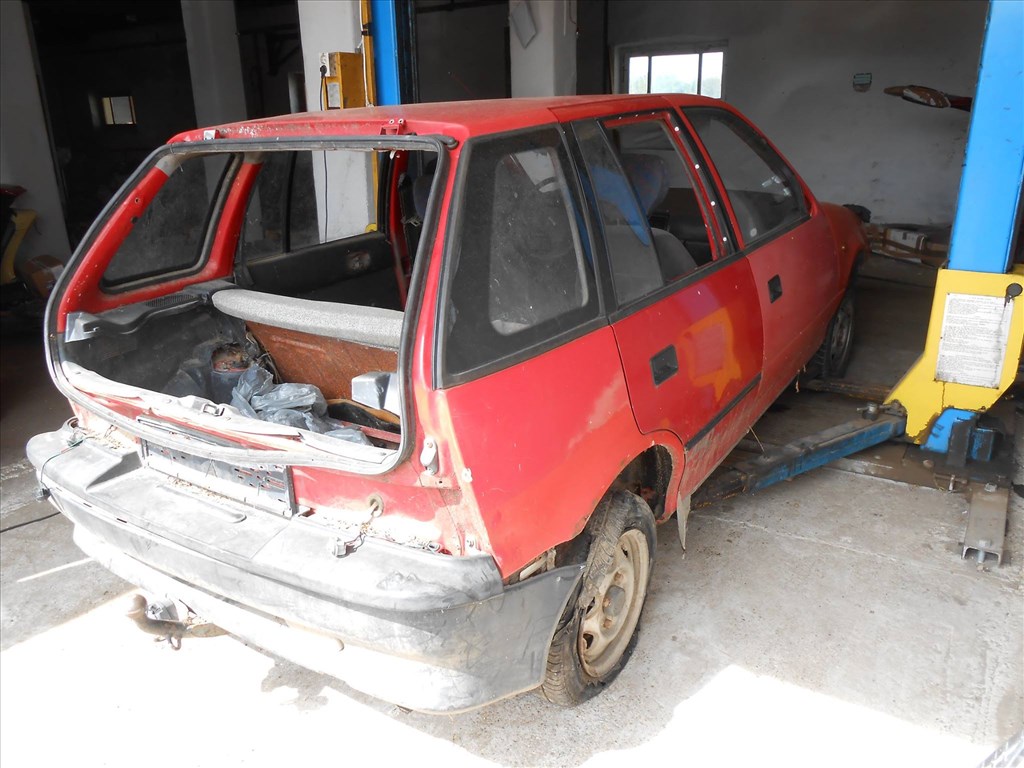 Suzuki SWIFT II Ferdehátú (EA_MA) 1.0 középdob 2. kép