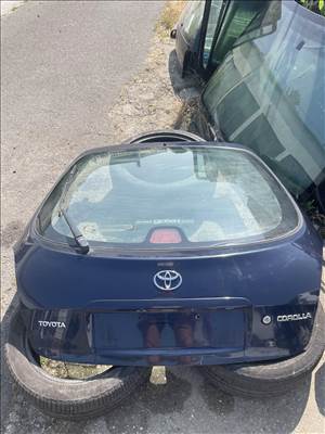 Toyota Corolla (E110) csomagtérajtó 