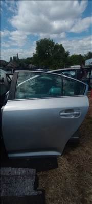 Toyota Avensis (T270) Bal hátsó ajtó 