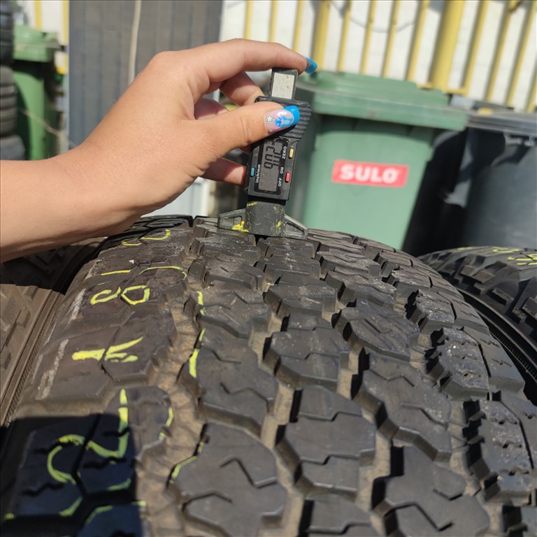  255/60 R20 Goodyear nyári gumi 125000ft a 4db/218/ 3. kép