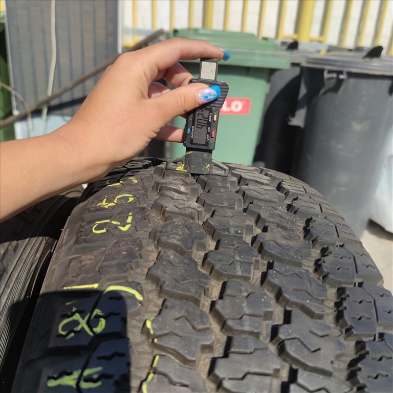  255/60 R20 Goodyear nyári gumi 125000ft a 4db/218/ 4. kép