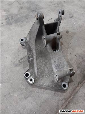 Renault TRAFIC Opel VIVARO 01- Generátor tartó rögzítő konzol bak 6436 7700113199