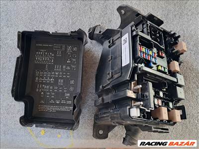 Hyundai i30 (PD) biztosíték doboz
