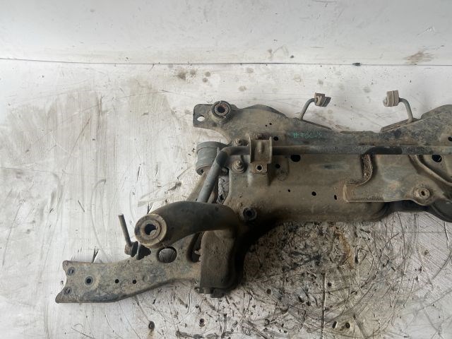 FORD FOCUS II Első Bölcső 3. kép