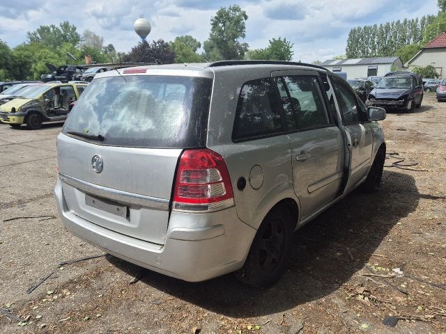 Opel Zafira B 1.8i generátor  6. kép