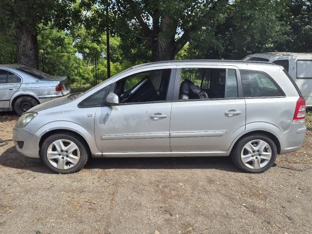 Opel Zafira B 1.8i generátor  7. kép