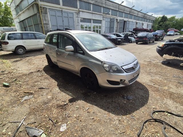 Opel Zafira B 1.8i generátor  8. kép