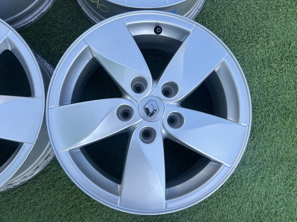 5x114.3 16" Renault gyári alufelni 6,5Jx16h2 ET47 3. kép