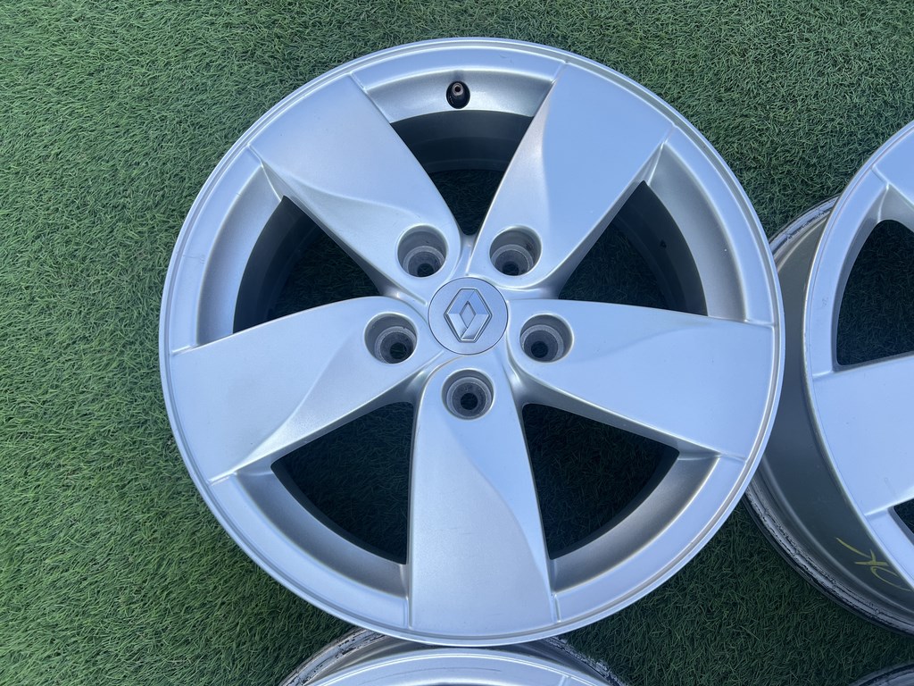 5x114.3 16" Renault gyári alufelni 6,5Jx16h2 ET47 4. kép