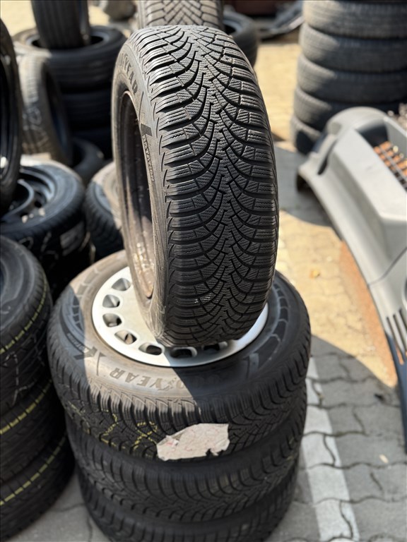 205/65 R15 Goodyear Ultra grip 9 94T l DOT2614 l 7mm l 4db 1. kép