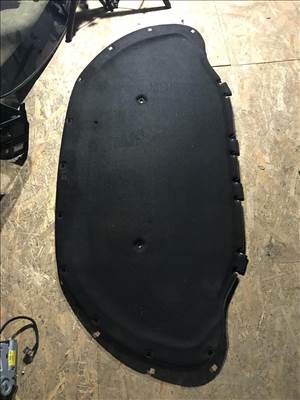 Skoda Octavia III géptető szigetelés