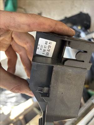 Volkswagen Polo V turbónyomás szabályozó konzol 04b131051e